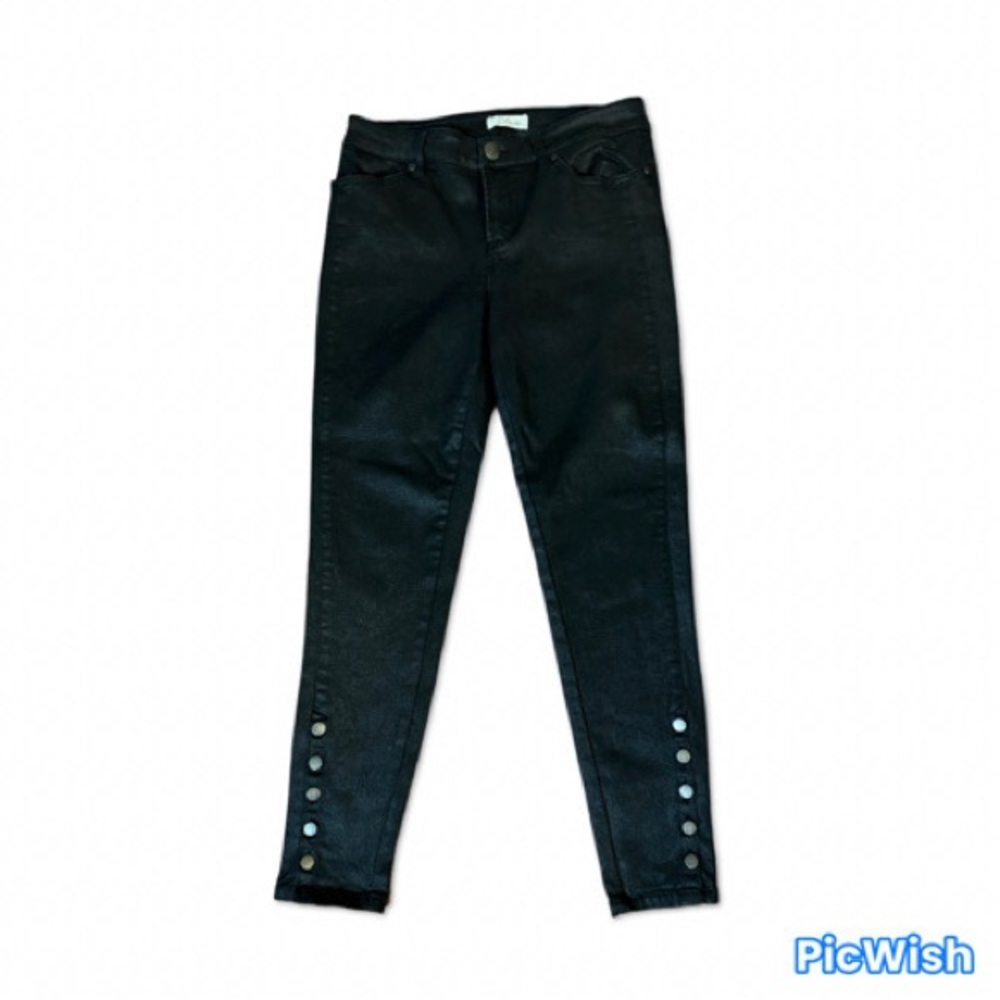 Women's Shiny Sparking Black Jeans with snaps at the ankle. Size M fits like a 6